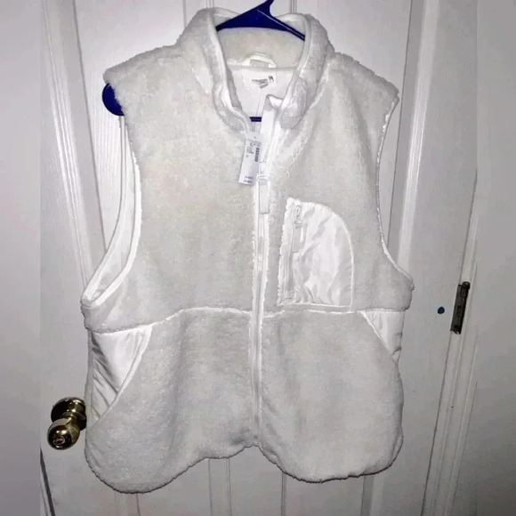 NWT Maurice’s Women’s Ivory Super Soft And Warm Fleece Vest  Size 1X Fall Fuzzy - Picture 1 of 6